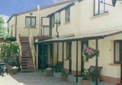 The New Inn Guest House Bridgend  Eksteriør bilde