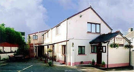 The New Inn Guest House Bridgend  Eksteriør bilde